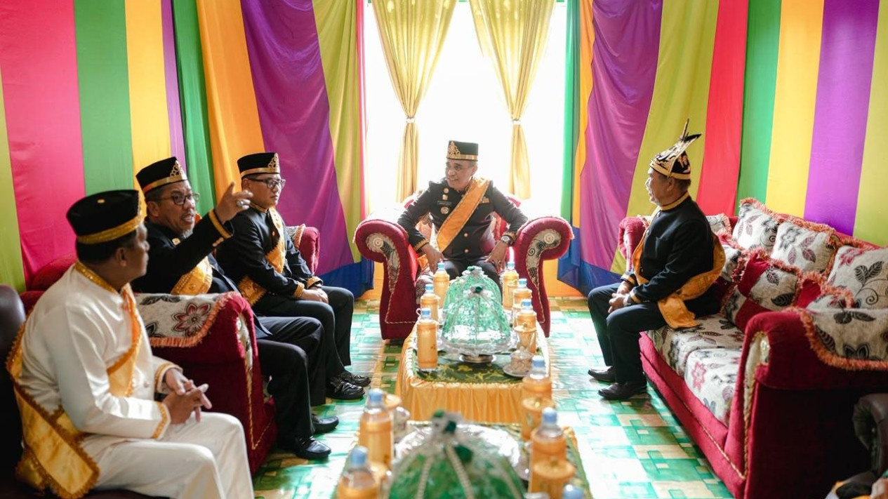 Gubernur Sulteng Anwar Hafid Dorong Penataan Tambang Emas Buol
            - galeri foto