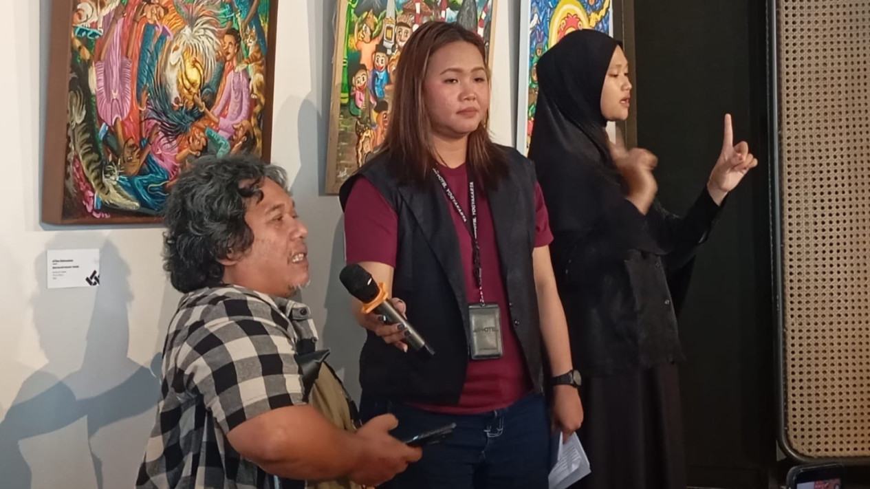 Seniman Disabilitas Yogyakarta Gelar Pameran Seni Lukis, Ajak Pengunjung Rasakan Hal Tak Kasatmata
            - galeri foto