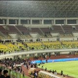 Laga Persita Vs Persija di Stadion BIS Tertunda 30 Menit, Ini Penyebabnya