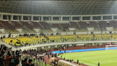 Laga Persita Vs Persija di Stadion BIS Tertunda 30 Menit, Ini Penyebabnya