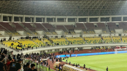 Laga Persita Vs Persija di Stadion BIS Tertunda 30 Menit, Ini Penyebabnya