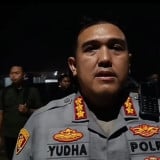 ‎Pernyataan Kepolisian usai Kericuhan Laga Persita Vs Persija, Berikan Pengawalan untuk Kedua Suporter