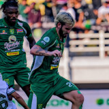 Hasil Super League 2026-2027: Persebaya Masih Unbeaten, Brace Miguel Pereira Bawa Bajul Ijo Selamat dari Kekalahan Kontra PSS