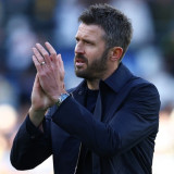 Ramai Dikritik usai Manchester United Gagal Menang Lagi, Michael Carrick Pilih Pakai Headphone