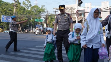 Kapolresta Sidoarjo Baru, Hari Pertama Turun Langsung Pagi Layani Masyarakat Pengguna Jalan