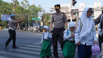Kapolresta Sidoarjo Baru, Hari Pertama Turun Langsung Pagi Layani Masyarakat Pengguna Jalan