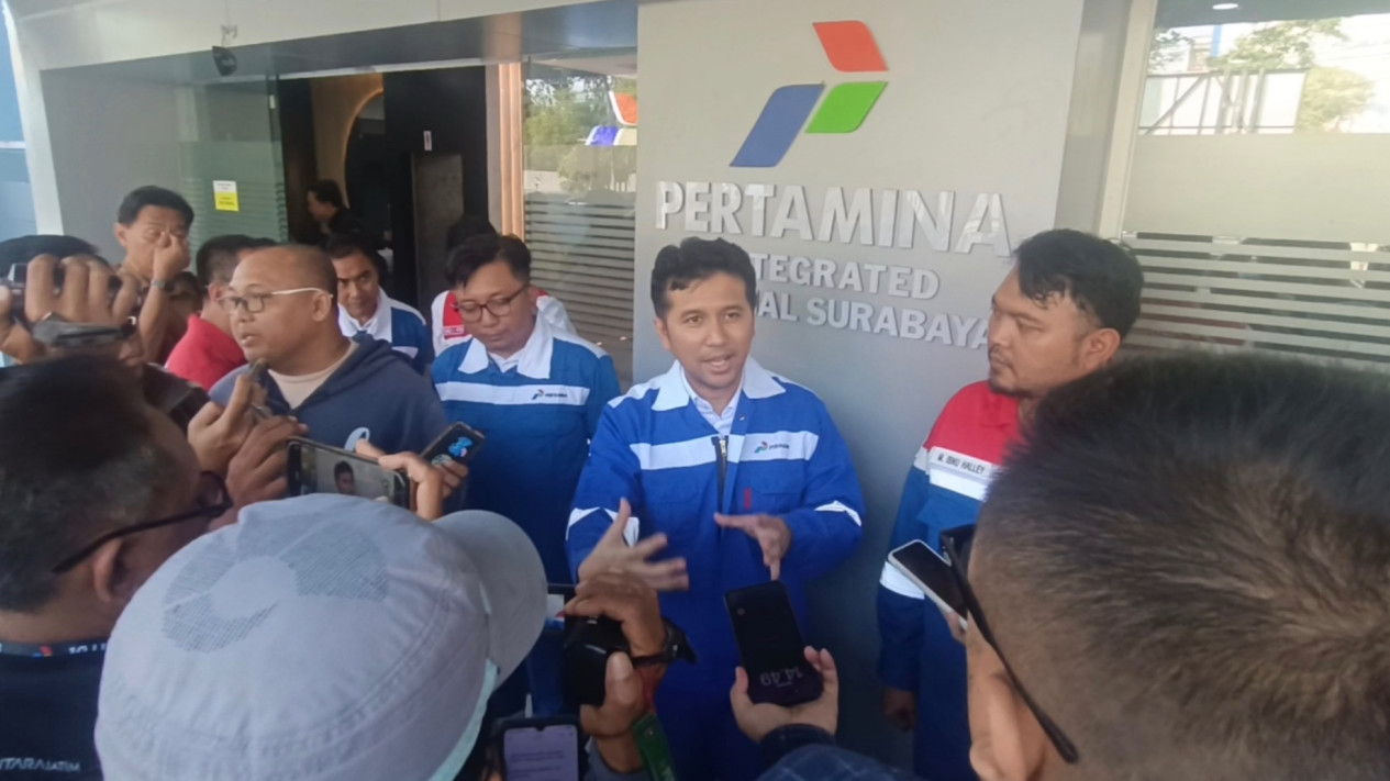 BBM di Jatim Langka, Pemprov Kawal Pertamina Normalisasi Pasokan 
            - galeri foto