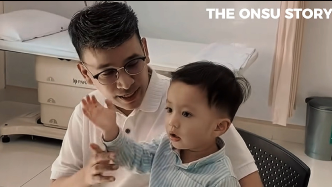 Absen dalam Mediasi Wanprestasi, Ruben Onsu Pilih Habiskan Waktu dengan Thayaka
            - galeri foto