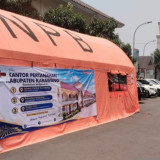 Gunakan Tenda BPBD untuk Pelayanan Sementara, BPN Karawang Kembali Layani Masyarakat Usai Musibah Kebakaran