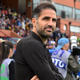 Ditanya Jurnalis Indonesia, Cesc Fabregas Ungkap Rencana Como 1907 Parkir Bus Lawan Manchester United
