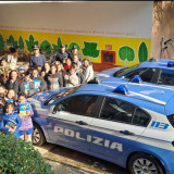 Viral Mobil Bakpao Tembus Kerumunan Massa di Milan, Kenapa Italia Gunakan Yaris untuk Jadi Mobil Polisi?