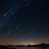 Jangan Lewatkan! Hujan Meteor Orionid Capai Puncak Malam Ini, Simak Waktu Terbaik untuk Melihatnya