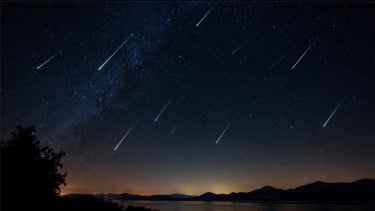 Jangan Lewatkan! Hujan Meteor Orionid Capai Puncak Malam Ini, Simak Waktu Terbaik untuk Melihatnya