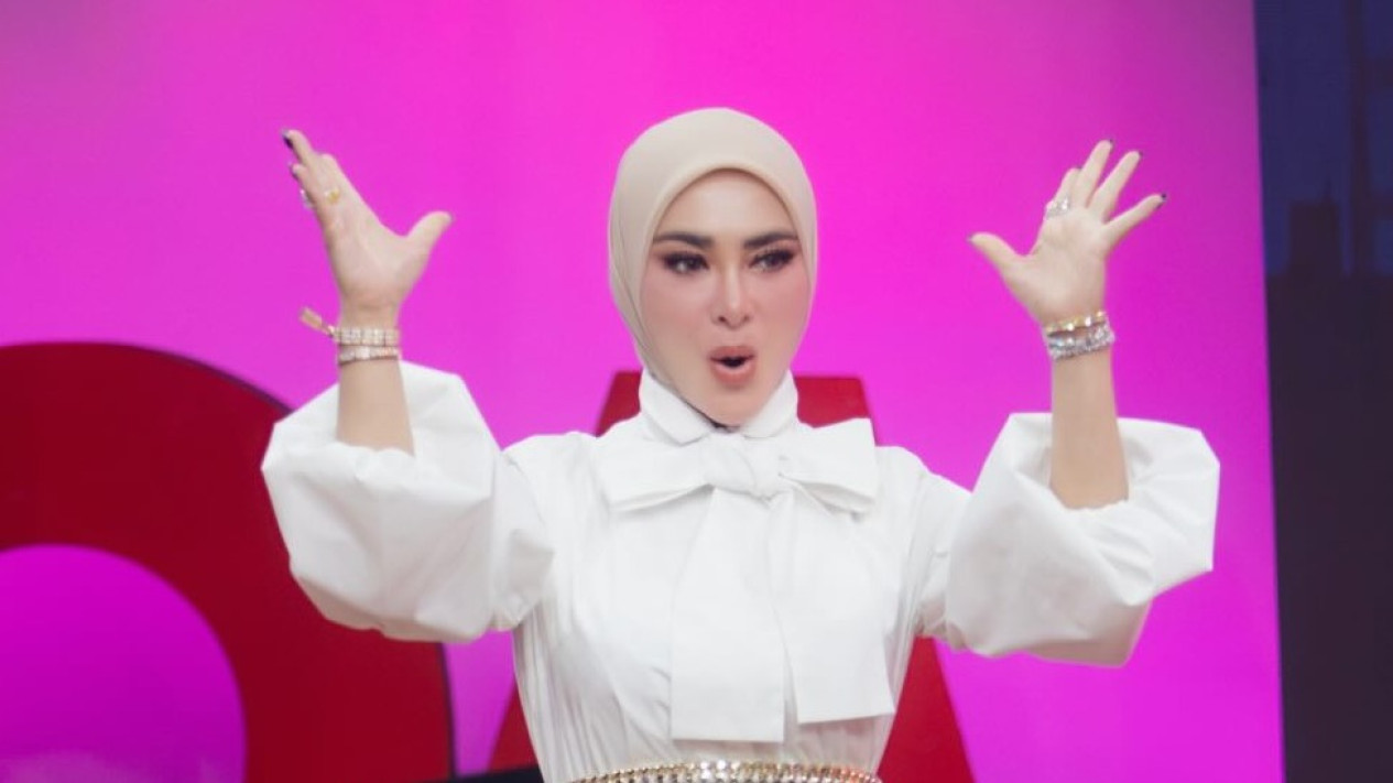 Syahrini Akui Culture Shock setelah Menikah dengan Reino Barack, Terutama soal Kebiasaan Keluarga
            - galeri foto