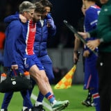 Resmi! Khvicha Kvaratskhelia Cedera ACL usai Bawa PSG Menang Atas Barcelona, Terancam Selesaikan Musim Lebih Cepat