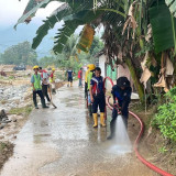 Kemen PU Pulihkan Banjir Bandang di Kota Padang Lewat Skema Padat Karya: Warga Bersihkan Dapat Gaji