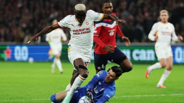 Singgung Taktik Davide Ancelotti, Calvin Verdonk Bicara Jujur soal Duel Kontra Victor Osimhen di Liga Champions
