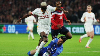 Singgung Taktik Davide Ancelotti, Calvin Verdonk Bicara Jujur soal Duel Kontra Victor Osimhen di Liga Champions