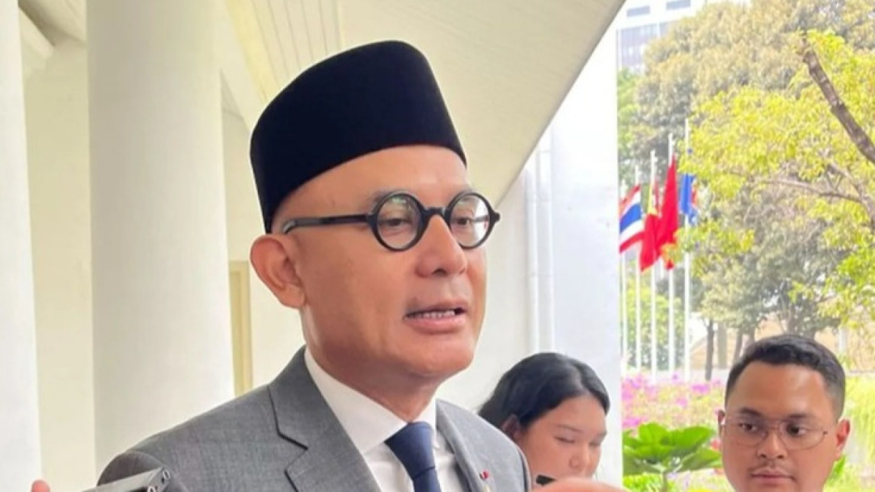 Ingatkan WNI di Eropa Tak Ikut-ikutan Demo, Menlu RI: Hati-Hati, Jaga Diri dan Tidak Ikut Campur Urusan Politik di Sana
            - galeri foto