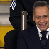 Senyum Lebar Saat Lumat MU, Bos Como 1907 Mirwan Suwarso Viral di Italia