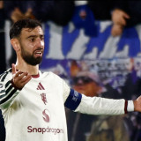 Bruno Fernandes Blak-blakan Kritik Taktik Michael Carrick usai Manchester United Dibantai Como 1-4