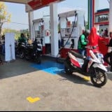 Hari Santri Nasional 2026, Santri MAN 1 Kota Malang Bagikan 200 Paket Sembako untuk Ojol