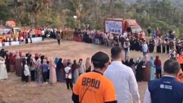 Gubernur Khofifah Salurkan Bantuan Air Bersih di Pacitan, Anggaran Dropping Capai Rp3,8 Miliar
