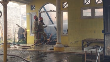 Ditinggal Kerja, Rumah Warga Kademangan Probolinggo Ludes Dilalap Api