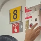 Viral Penumpang KRL Tak Sengaja Tekan Tombol SOS, Gerbong Mendadak Panik!