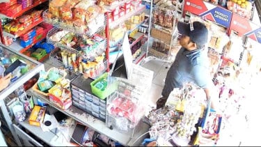 Kirim Chat Mesra ke Istri Orang, Penghulu di Probolinggo Kena Amuk hingga Dibacok