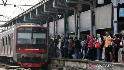 Jangan Sampai Kelewatan! Ini Jadwal KRL Rute Rangkasbitung-Tanah Abang Hari Ini Senin 26 Oktober 2026