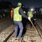 Musim Hujan Mengintai, Daop 6 Yogyakarta Ganti Ribuan Bantalan Rel hingga Elevasi Jembatan