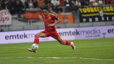 Rizky Ridho Sepakat dengan Shin Tae-yong soal Kondisi Rumput JIS, Sebut Persija Jakarta Beruntung Bisa Menang