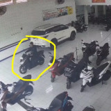 Detik-detik Pria di Tambora Pura-pura Beli Motor Buat Istri, PCX Dibawa Kabur dari Showroom
