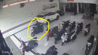 Detik-detik Pria di Tambora Pura-pura Beli Motor Buat Istri, PCX Dibawa Kabur dari Showroom