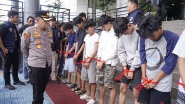 Tawuran di Kebon Jeruk Tewaskan Satu Orang, 19 Pelaku Diamankan dan Satu Masih DPO