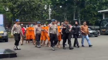 Polisi Amankan 8 Tersangka Pengeroyokan Maut yang Tewaskan 2 Orang di Pasar Caringin Bandung
