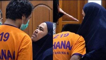 Tangis Pilu Istri Sah Pecah saat Peluk Tersangka Pembunuhan Ibu dan Anak di Madiun, Dwi Bagus sampai Bersujud