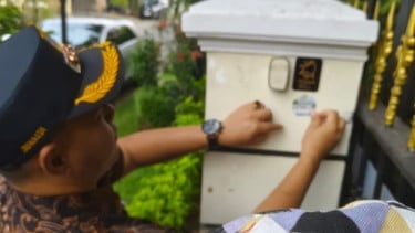 Ratusan Rumah di Jakarta Barat Dipasang Stiker “Rumah Memilah”, Warga Kini Punya Tanggung Jawab Baru
