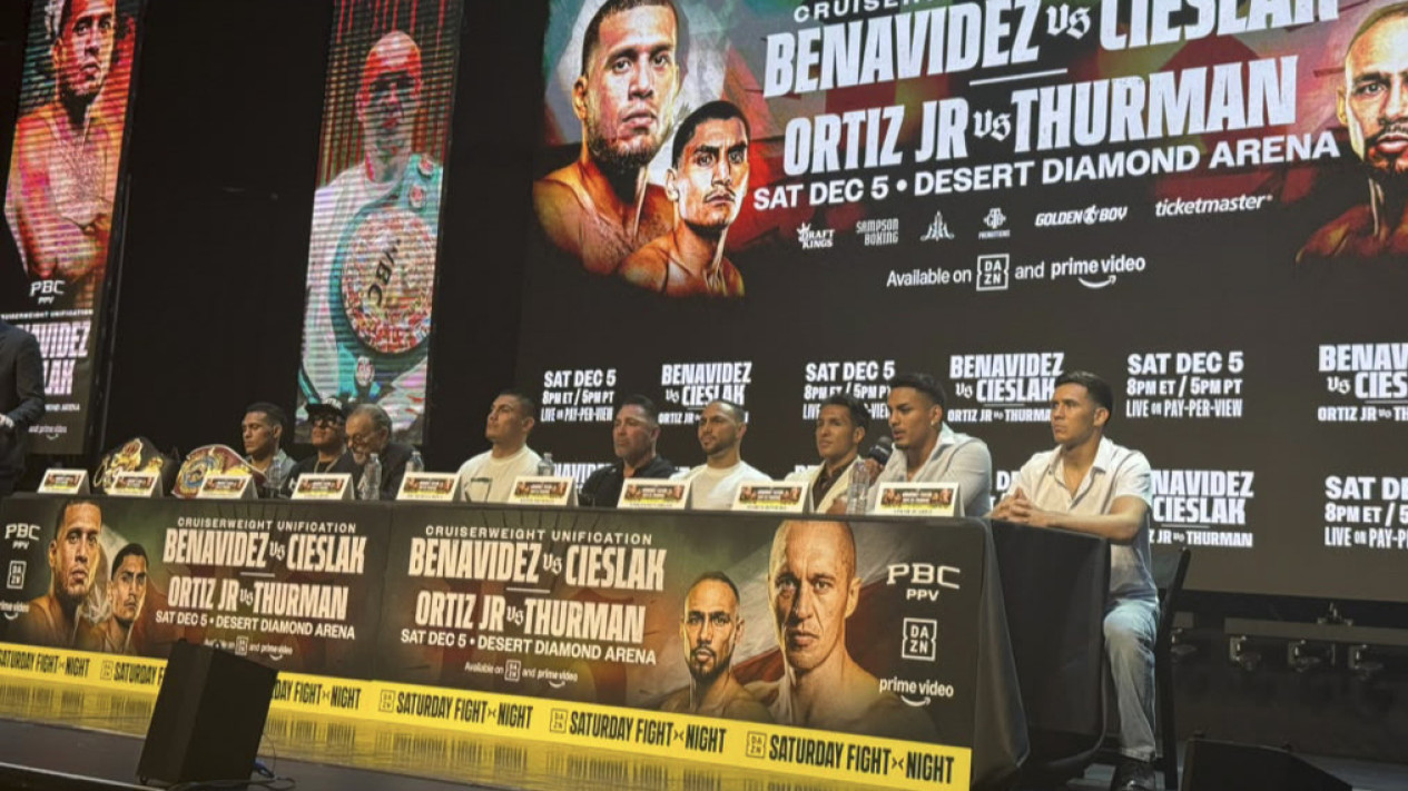 Tinju Dunia: David Benavidez Bidik Tiga Gelar Juara, Michal Cieslak Siap Menghadang
            - galeri foto