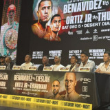 Tinju Dunia: David Benavidez Bidik Tiga Gelar Juara, Michal Cieslak Siap Menghadang