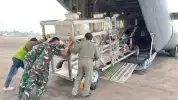 Pakai Hercules, TNI AU 'Ciptakan' Hujan untuk Melawan Karhutla di Sumsel