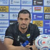 Tanpa Igor Tolic di Pinggir Lapangan, Persib Siap Tempur Jamu Isenmulang di Si Jalak Harupat