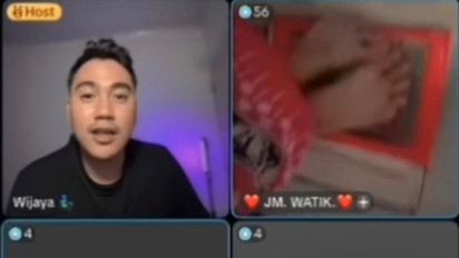 Viral Video Perempuan Diduga Injak Al-Qur'an saat Live TikTok, Pensiunan Guru di Pamekasan Ditangkap